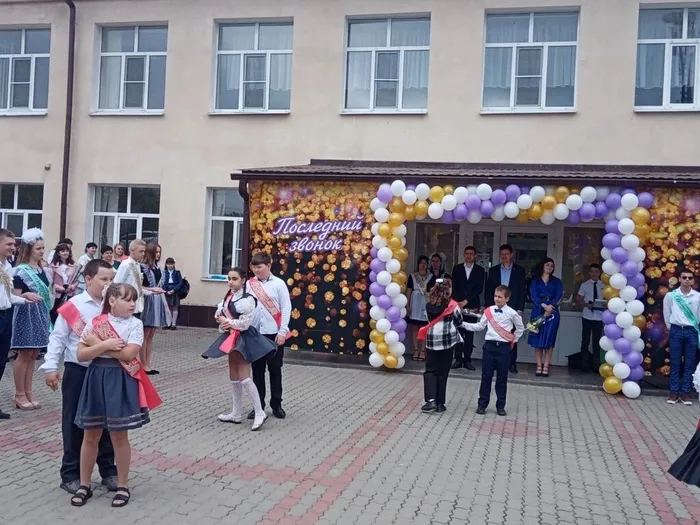 photo_5438263294021452259_y